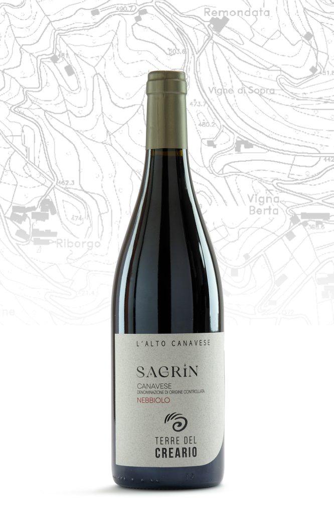 E’ l’unico Nebbiolo in purezza 100 % prodotto all’interno della Riserva Naturale del Sacro Monte di Belmonte. Un unicum ambientale che consente per il tipo di suolo, derivante da rocce granitiche disgregate, microclima con importanti escursioni termiche e la biodiversità della zona, di ottenere un particolare nebbiolo con la peculiarità del varietale e note minerali.